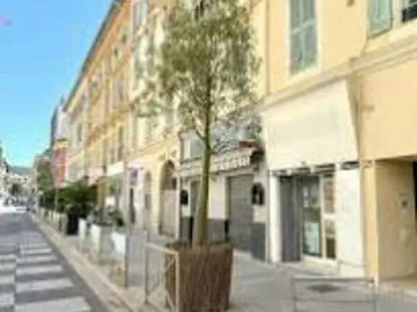 Commerce 90 m²