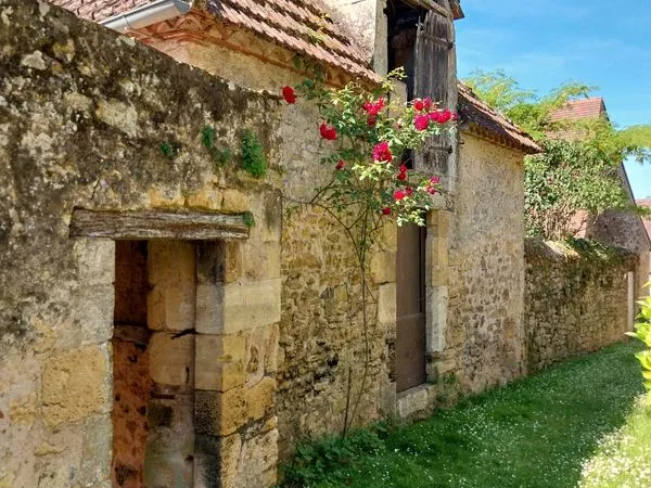 À VENDRE - Propriété de caractère avec vue exceptionnelle au coeur de Limeuil
