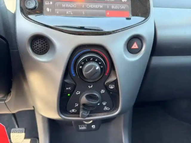 Toyota Aygo 1.0 vvt-i — photo 24