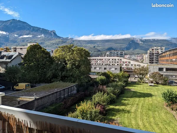 Appartement 1 pièce 28 m² + Terrasse 4 M²