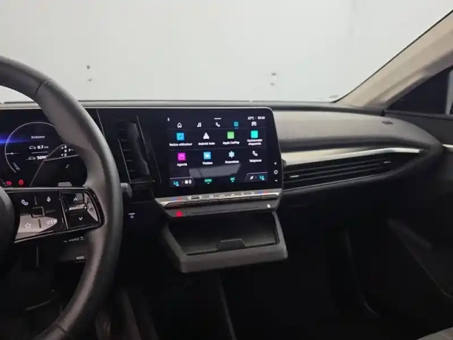 Renault Megane e-tech ev40 130ch standard charge — photo 10