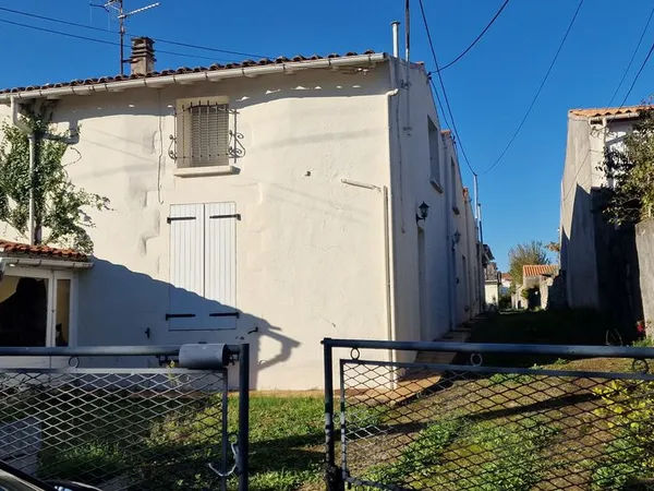 Deux maisons à rénover