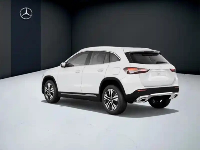 Mercedes Gla 180 progressive line — photo 3