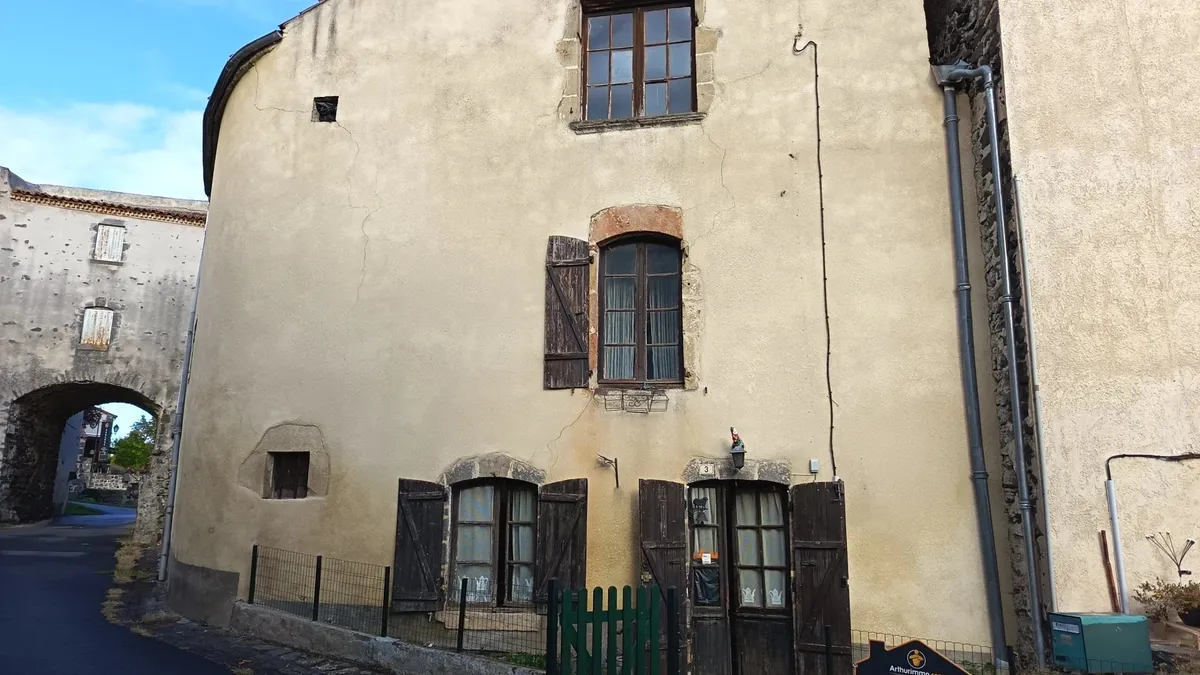 Photo 1