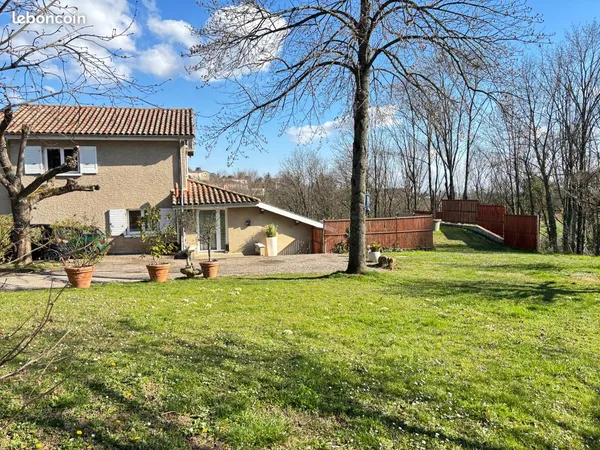 Appartement/Maison 125m² type maison de ville terrain 1800m²
