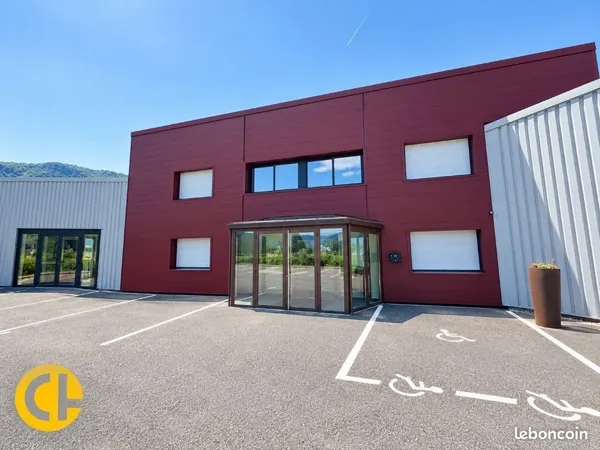 Local bureaux 485 m²