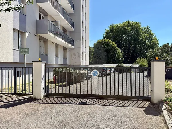 Garage/box 40 m² Nevers