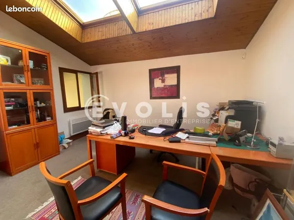 Local d'activité 1 169 m²