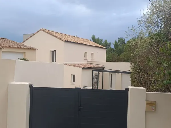 Maison spacieuse entièrement rénovée