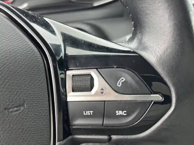 Peugeot 2008 puretech 100 s&amp;s bvm6 — photo 22