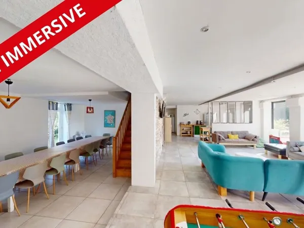 Maison 7 pièces 240 m²