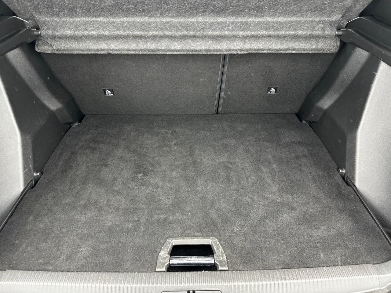 Peugeot 2008 puretech 130 s&s eat8 gt — photo 14