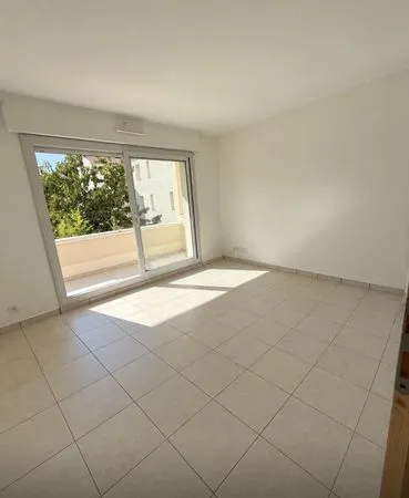 à louer - superbe f4 entièrement refait à neuf