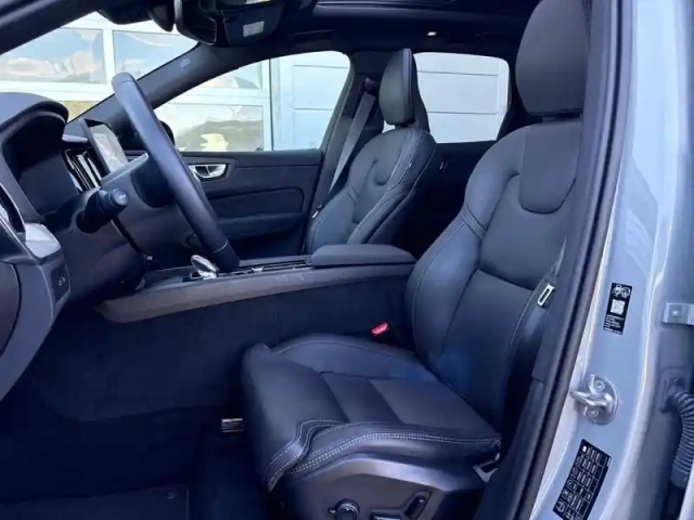 Volvo Xc60 t6 hybride rechargeable 350ch black edition geartronic 8 awd — photo 9