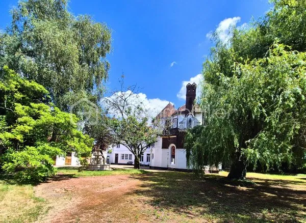 Maison 12 pièces 433 m²