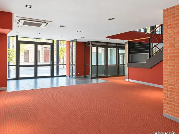 Local 593 m² LIMOGES