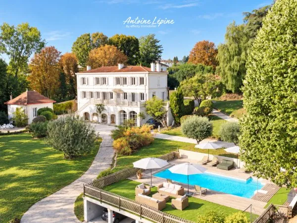 Maison 18 pièces 480 m²