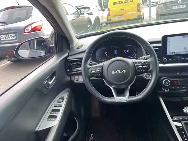 Kia Stonic 1.0 t-gdi 100 ch dct7 — photo 28