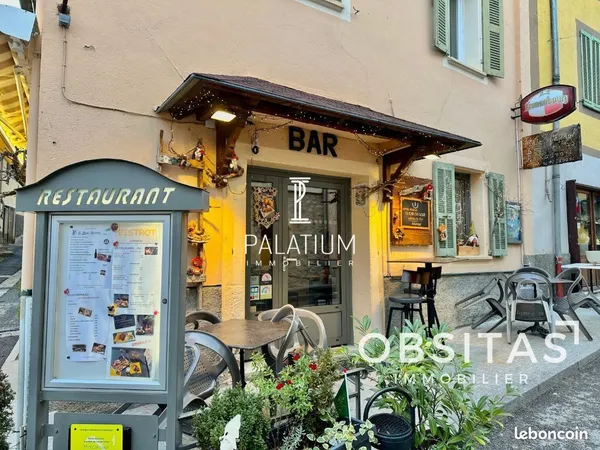 Local hôtel, bar, restaurant 572 m²