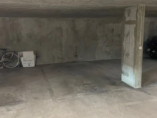 Place de parking très proche Beaugrenelle et Dupleix facile d'accès