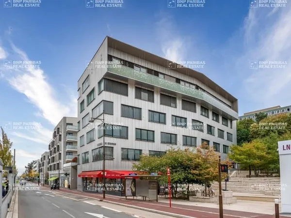 Bureaux 1893 m²