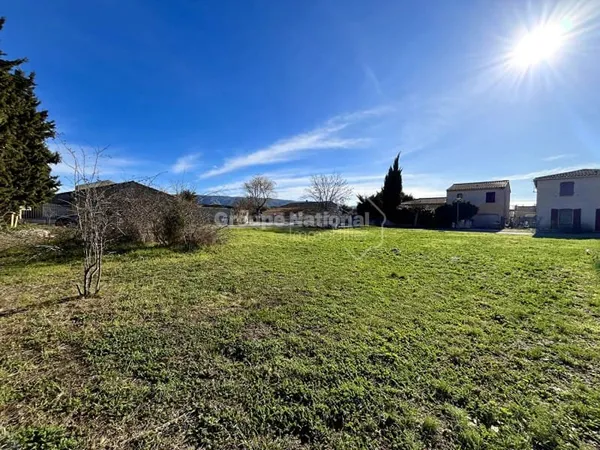 Terrain 886 m²