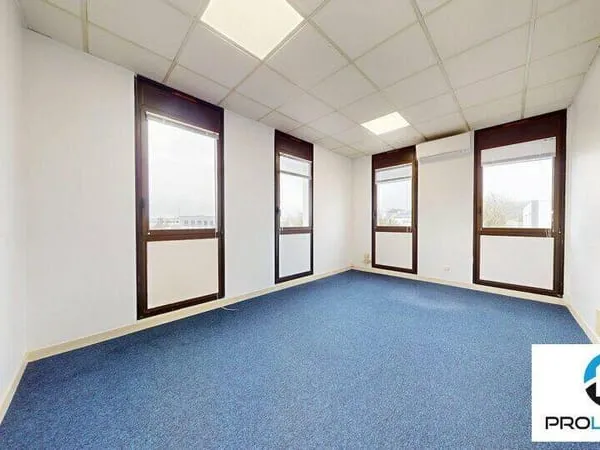 Bureaux 210 m²