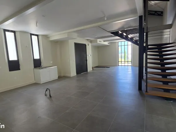 Loft 5 pièces 214 m²