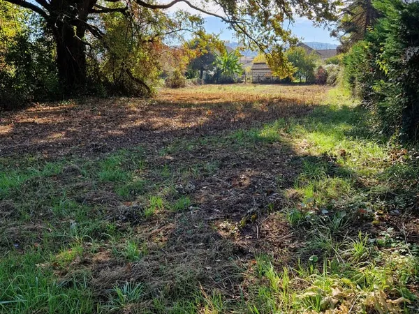 Terrain 1819 m²