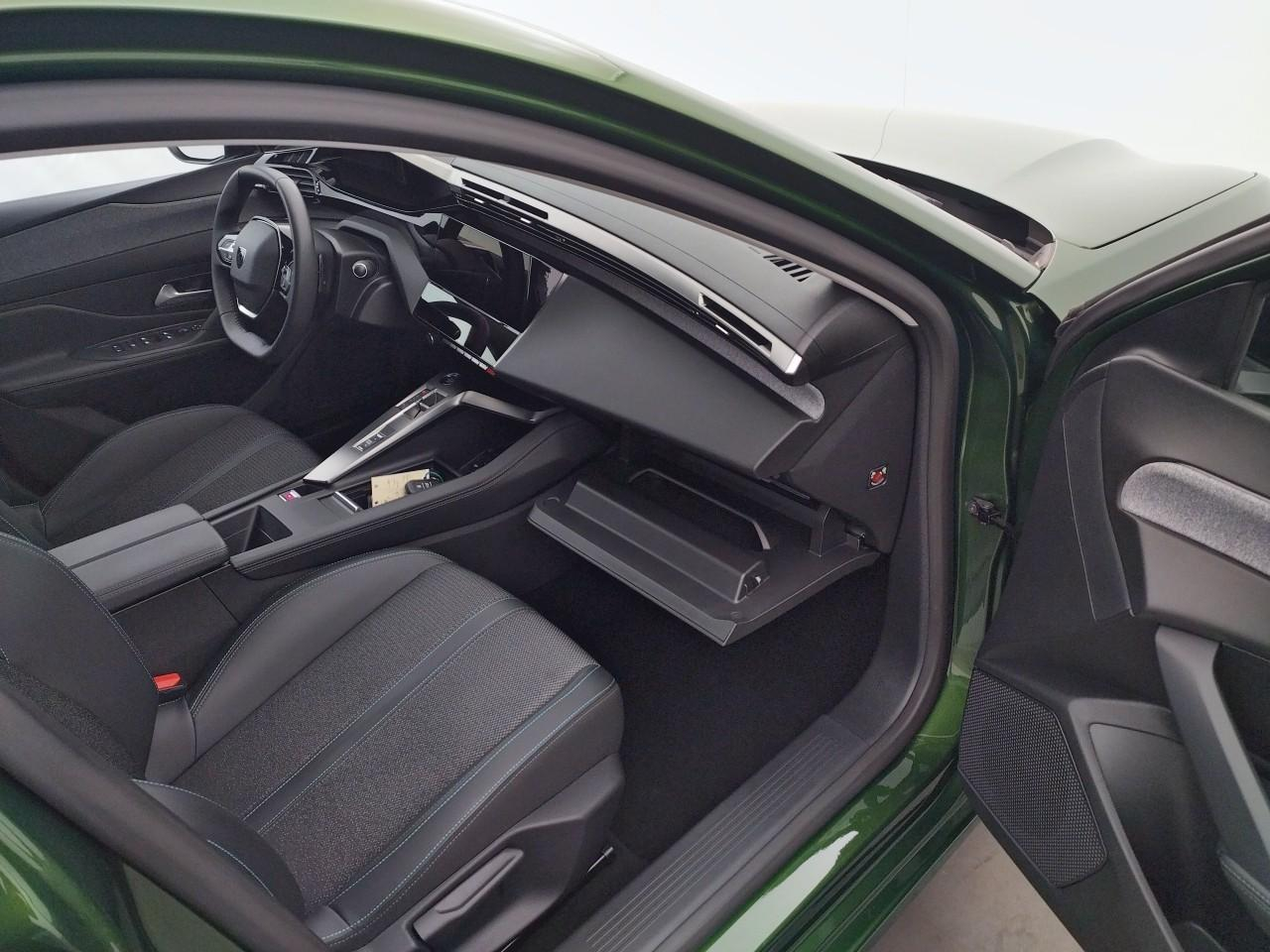 Peugeot 308 puretech 130ch s&s eat8 allure — photo 25