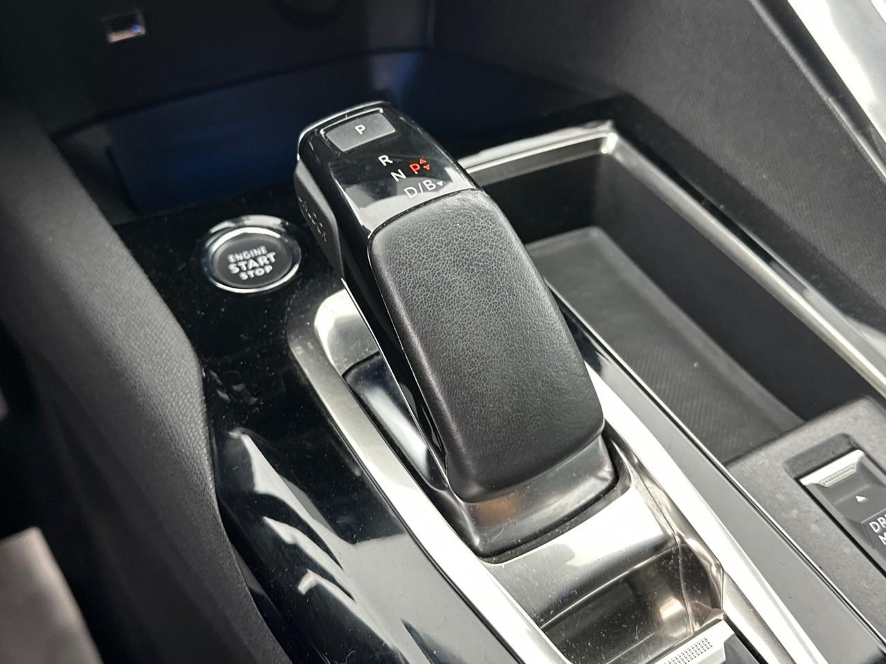 Peugeot 3008 hybrid 225 e-eat8 allure pack — photo 30