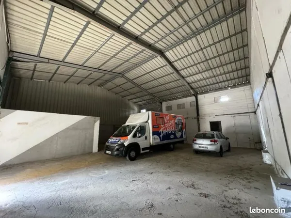 Vente pro (murs) | Local Industriel / Bâtiment | 537 m² | Les Abymes