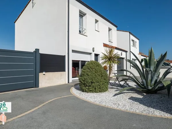 Maison familiale 96 m2 4 chambres Terrain 385 m2 Garag