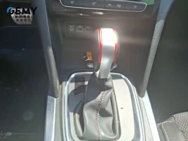Renault Megane mégane iv berline blue dci 115 edc — photo 16