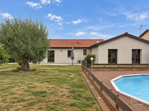 MONTANAY, MAISON PLAIN PIED 124 m² AVEC JARDIN ET PISCINE