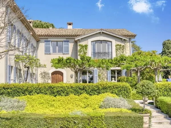 Vente Bastide de Luxe au Cap d'Antibes - Un Écrin Méditerranéen Unique