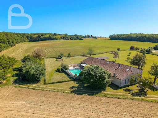 Maison 6 pièces 279 m²