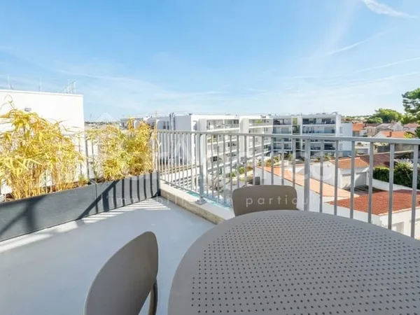 ROYAN APPARTEMENT T2 BIS DANS RESIDENCE HOTELIERE DE STANDIN