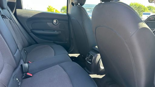 Mini Clubman 2.0 Cooper D 150 Steptronic8 - Business – 2018 – 146409 km – Diesel – Boîte Automatique — photo 59