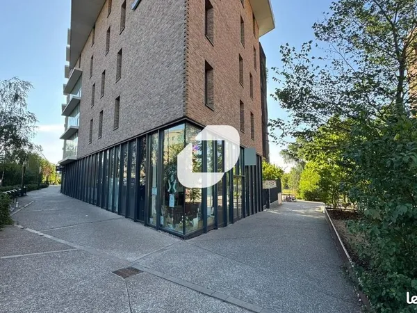 Local commercial 312 m²