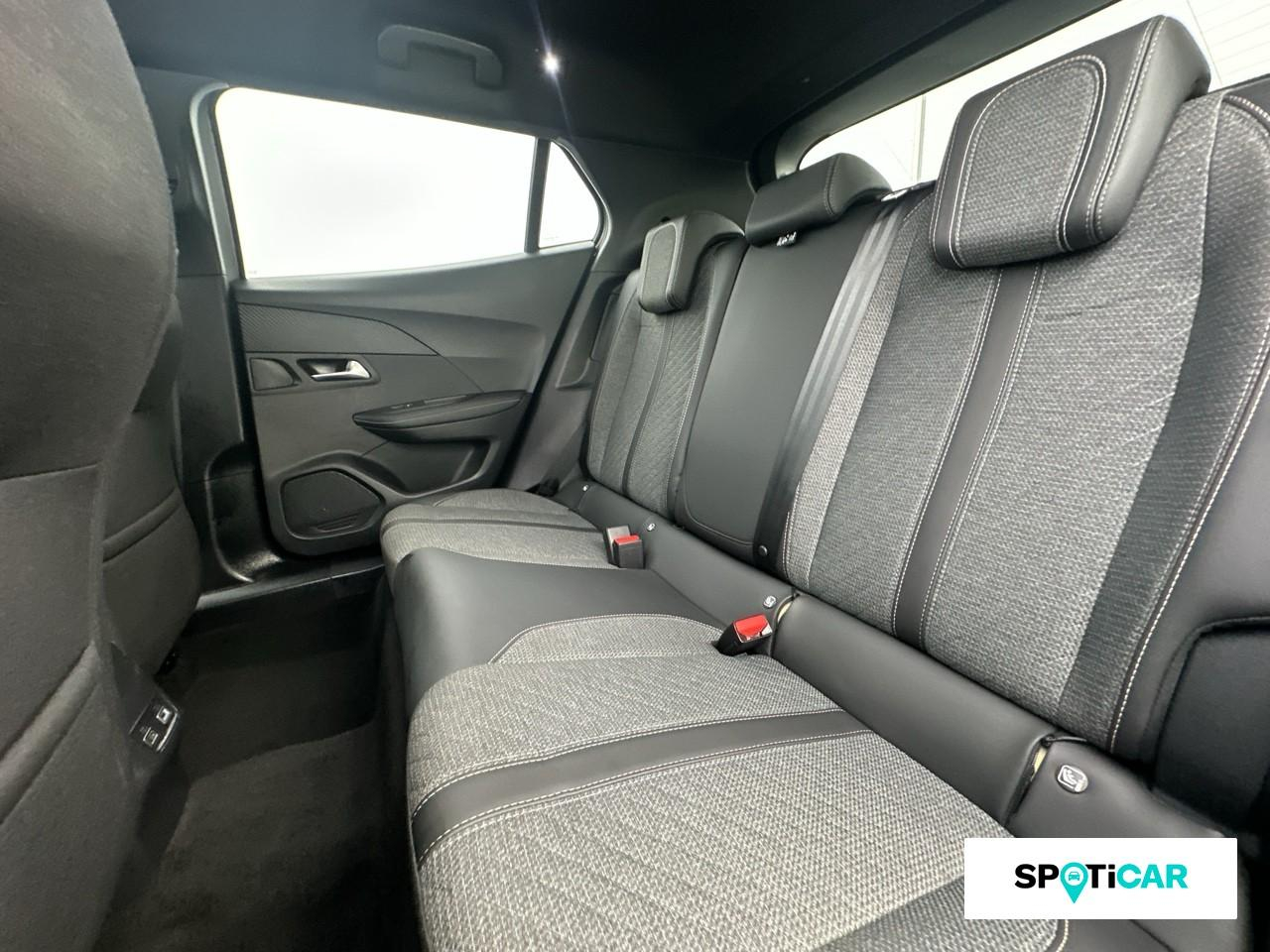 Peugeot 2008 e-2008 156ch 54 kwh allure — photo 10