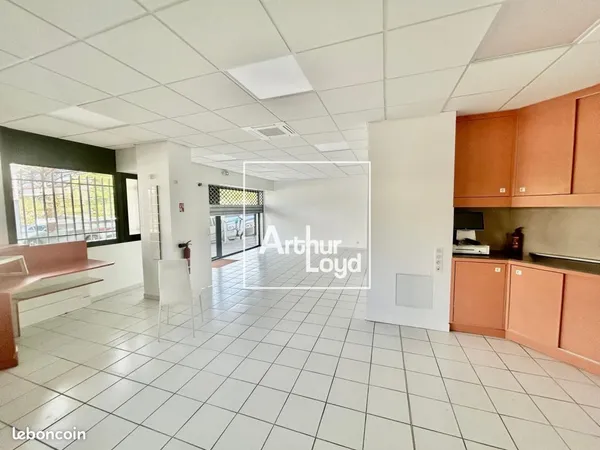 Local commercial 90 m²