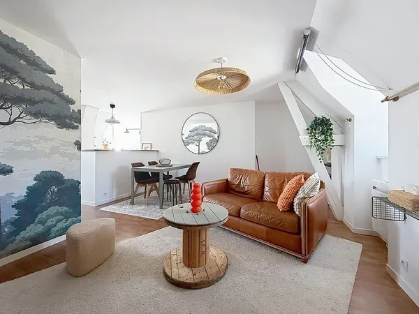 CHARMANT T2 EN DUPLEX  DERNIER ÉTAGE  VUE MER