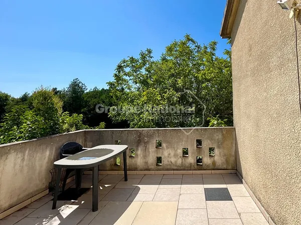 Spécial investisseur : Grand Appartement T3 avec terrasse vendu loué