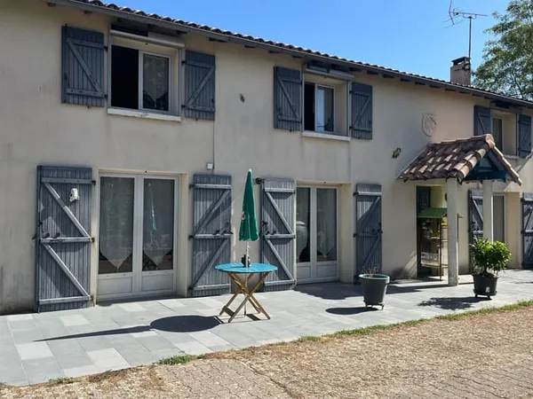 Maison 5 pièces 205 m²