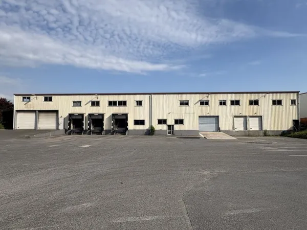 Local commercial 2458 m²
