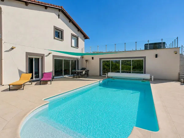 MAISON 304m² SUR PARCELLE DE 3304m² ANNONAY 07100 PROCHE GOLF