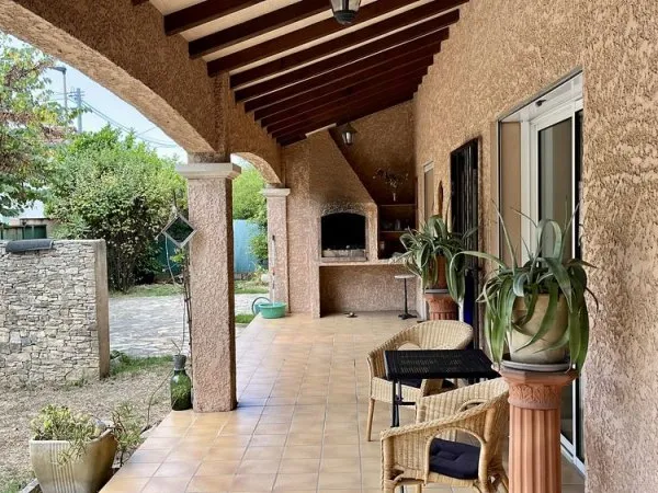 Jolie villa provençale 130m2 avec piscine et terrain 702 m2