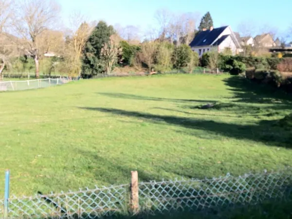 Beau terrain plat de 2080m2 libre de constructeur