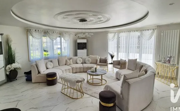 Maison 6 pièces 245 m²